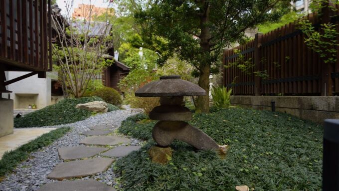 How to Create a Zen Garden in Your Backyard