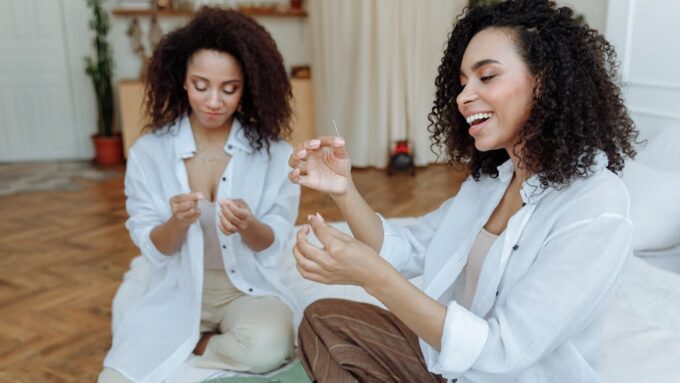 How to Host a Successful Craft Night with Friends