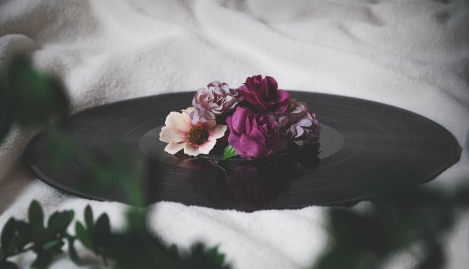 The Art of Upcycling: Transforming Old Vinyl Records into Chic Home Decor in 2026